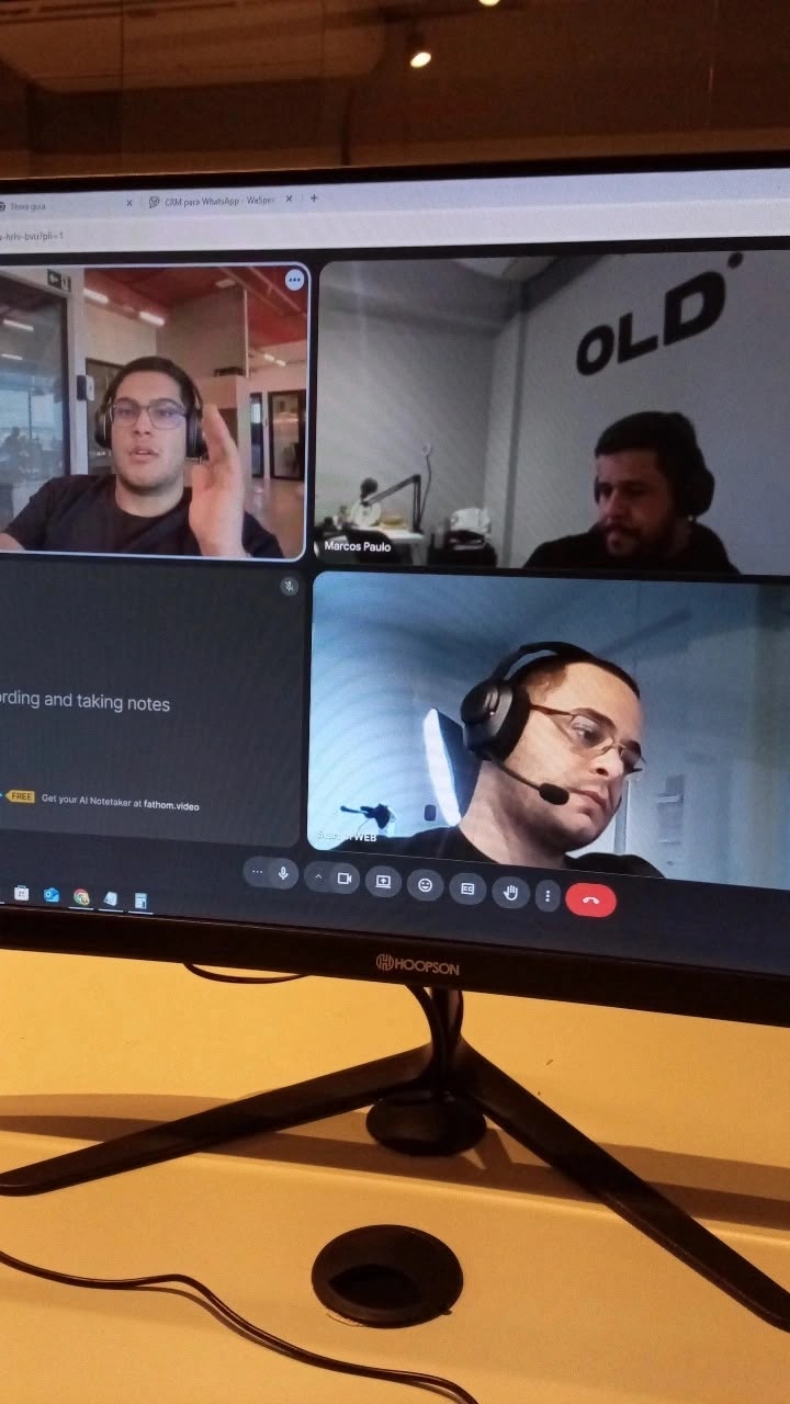Júlio César em reunião com o time da VD Escala